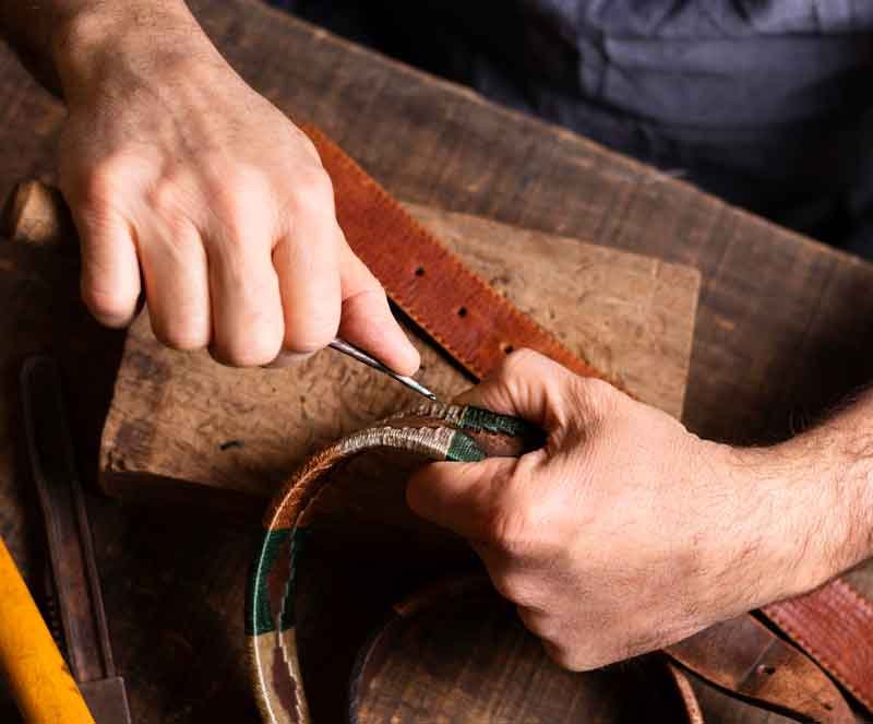 mens belt manufacturers in india, leather handbag manufacturers in india, wooden handicraft, indian arts and crafts, indian shawls for sale